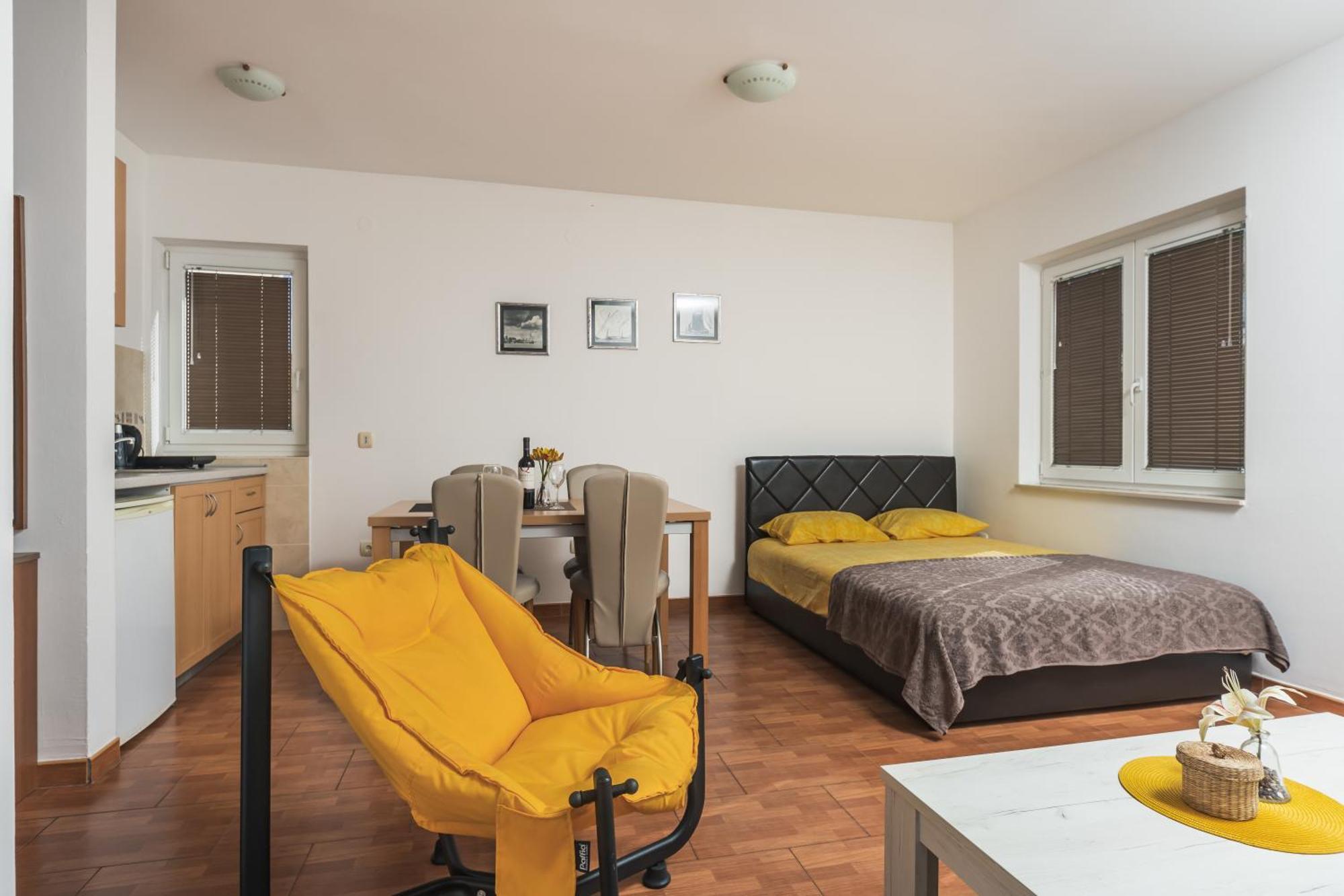Apartments Franicevic Petrovac Exterior photo