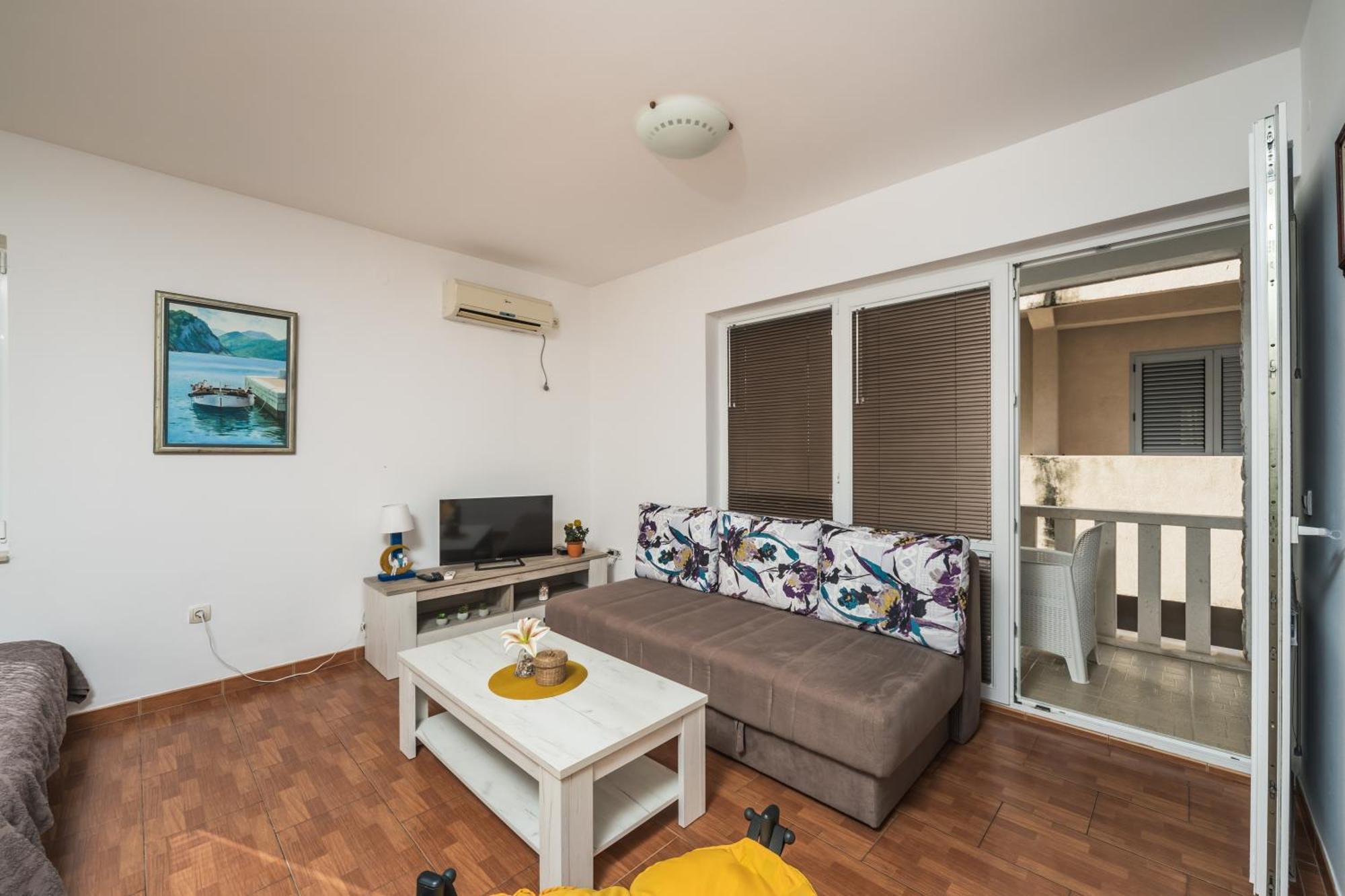 Apartments Franicevic Petrovac Exterior photo