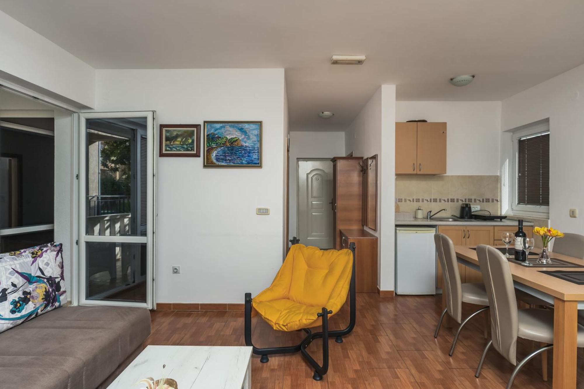 Apartments Franicevic Petrovac Exterior photo
